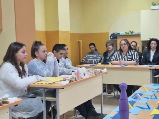 Тайнственият свят на алкалните елементи и техните съединения – практически и забавен финал