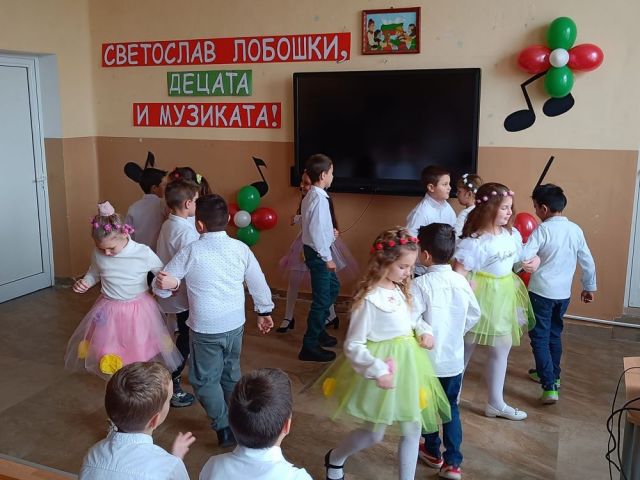 Светослав Лобошки, децата и музиката!