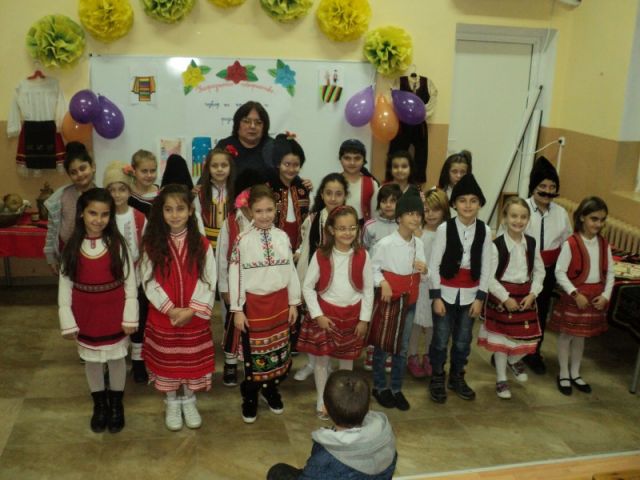 ”Народното творчество – извор на красота и родолюбие” [06.12.2017]