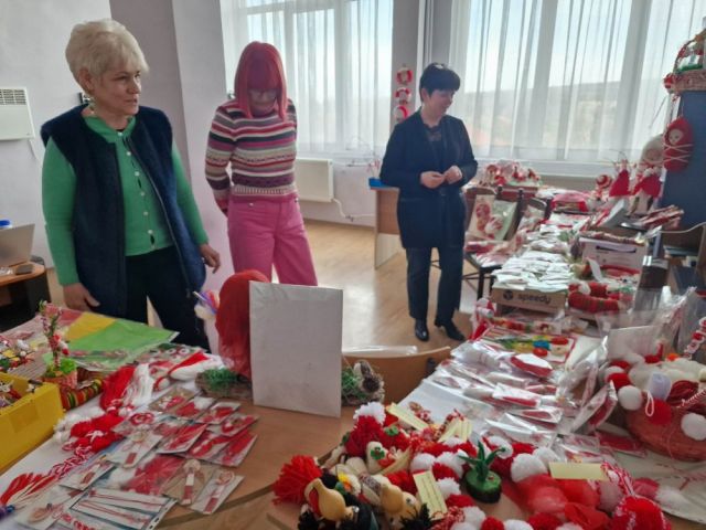 С обич преплетени за здраве и късмет