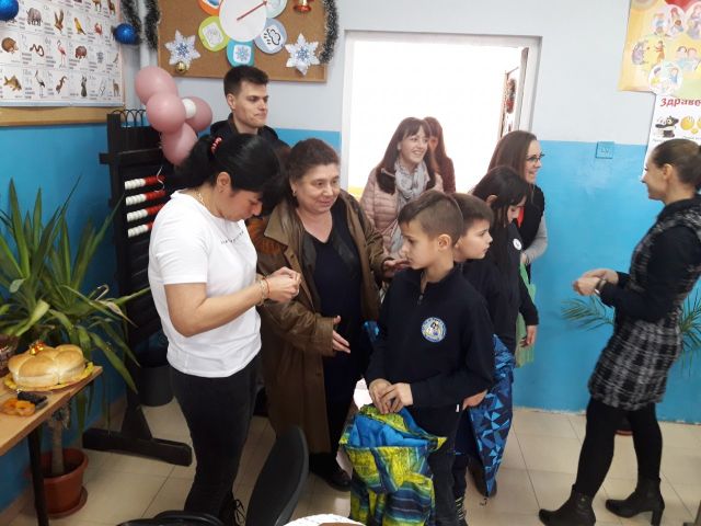 Коледен празник във IIб клас [23.12.2019]