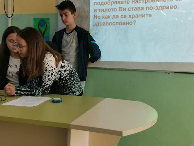 Храним се здравословно, спортуваме редовно!