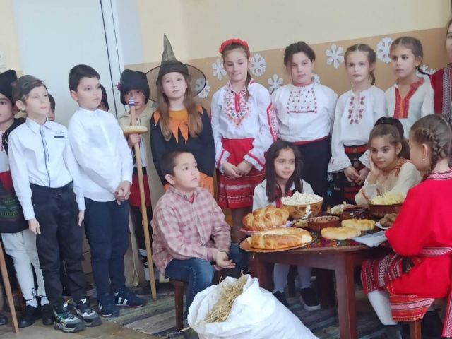 Бъдни вечер и Коледа с малките второкласници [22.12.2022]