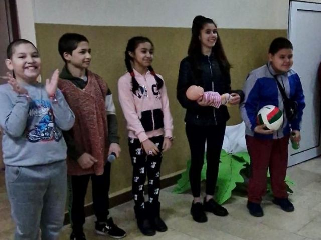 С обич преплетени за здраве и късмет [06.03.2023]