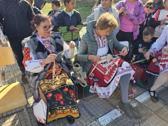 На празника на нашето училище [01.11.2023]
