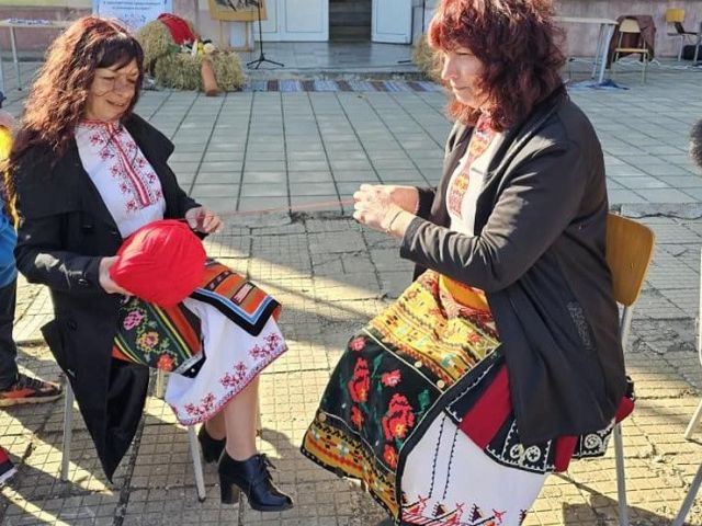 На празника на нашето училище [01.11.2023]