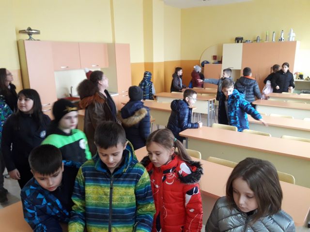 Коледен празник във IIб клас