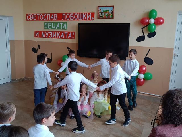 Светослав Лобошки, децата и музиката!
