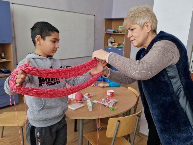 С обич преплетени за здраве и късмет