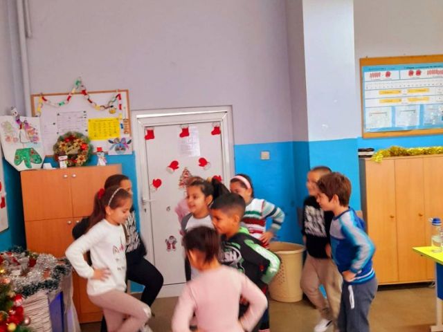 Моля, прочети ми приказка!