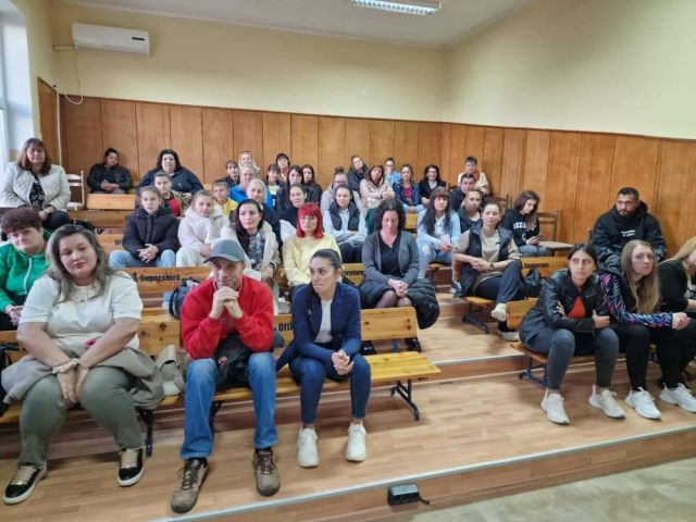 Превенция на екранна зависимост