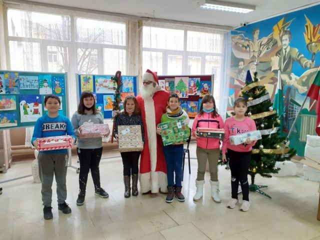 Коледни подаръци